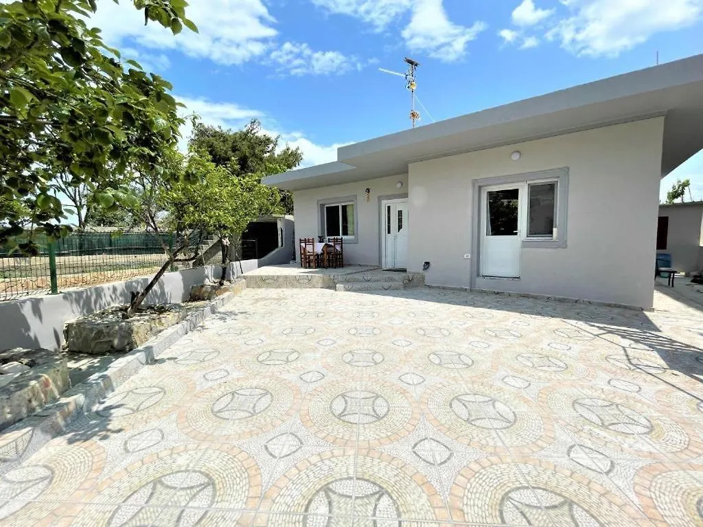 Villa Allegri Влёра